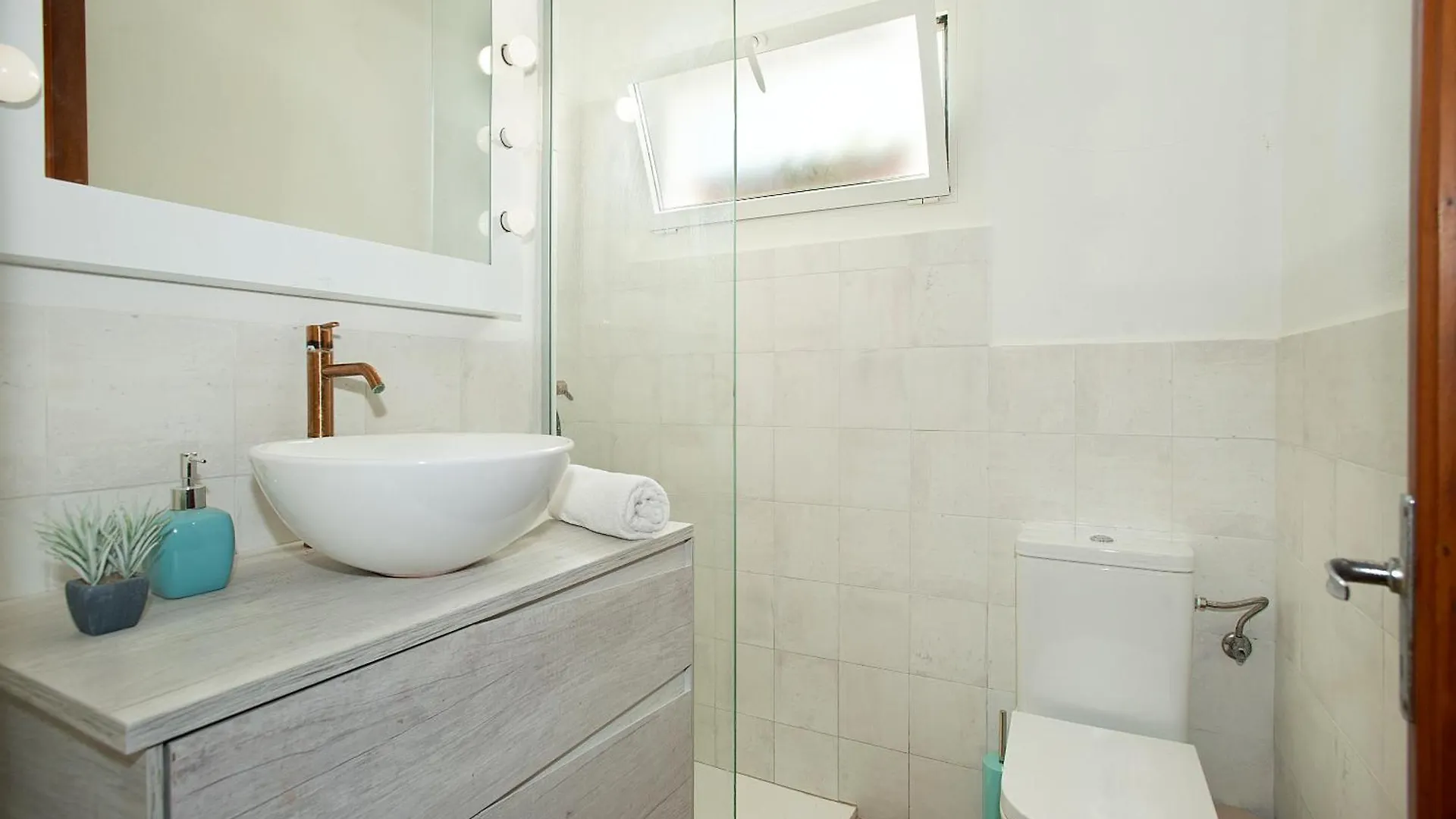 Owl Booking Villa Beach House Magdalena - 5 Min Walk To The Beach Cala de Sant Vicenc Spagna