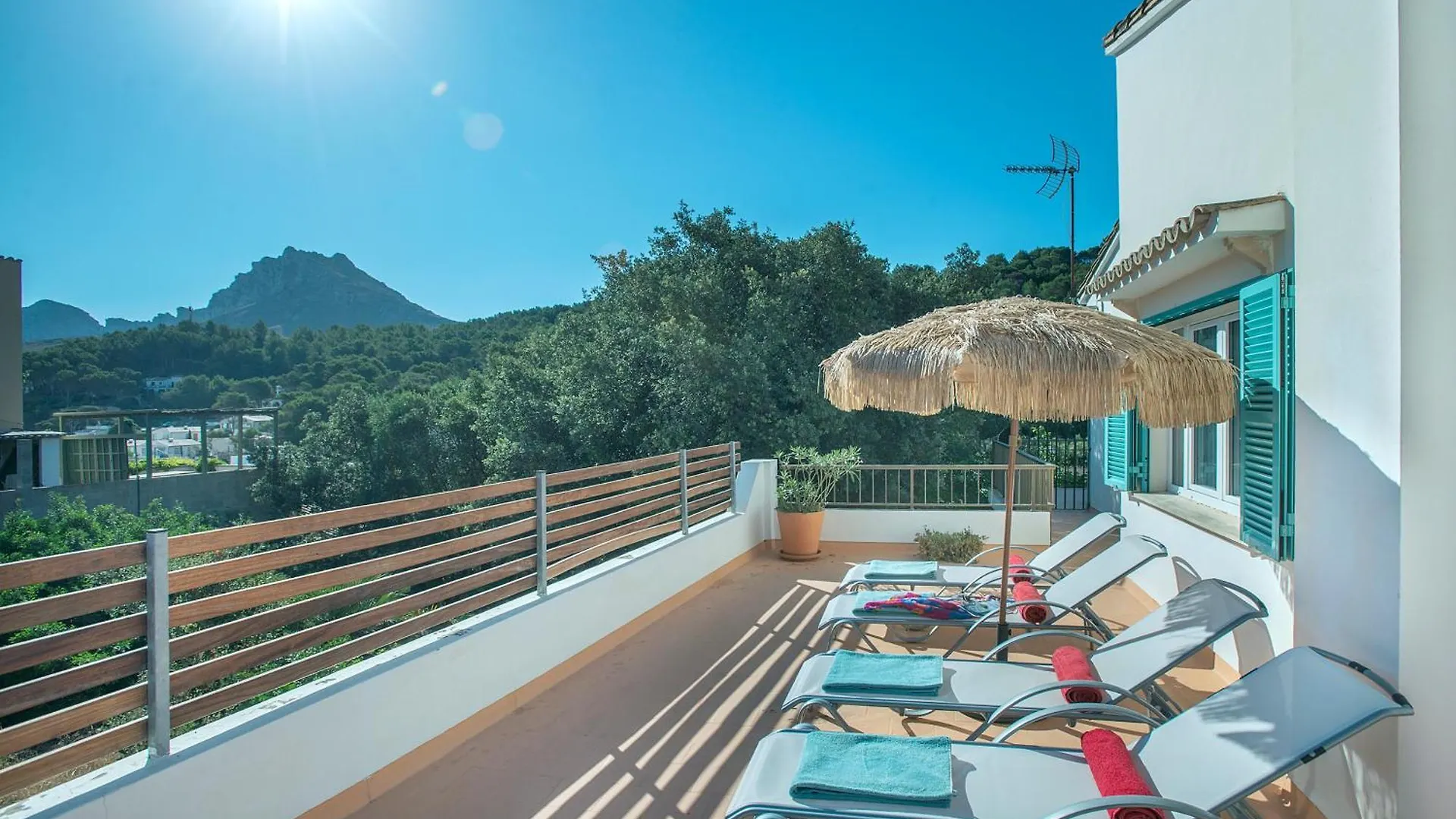 Owl Booking Villa Beach House Magdalena - 5 Min Walk To The Beach Cala de Sant Vicenc Casa vacanze